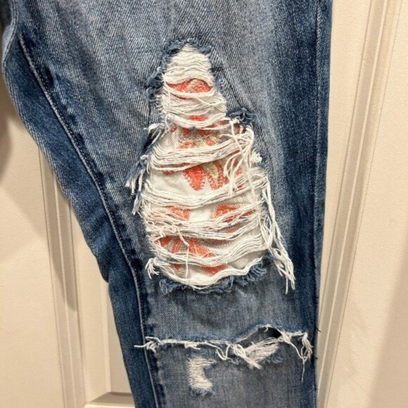 William Rast‎ My Ex’s Jean Distressed Floral 26 - Picture 2 of 8